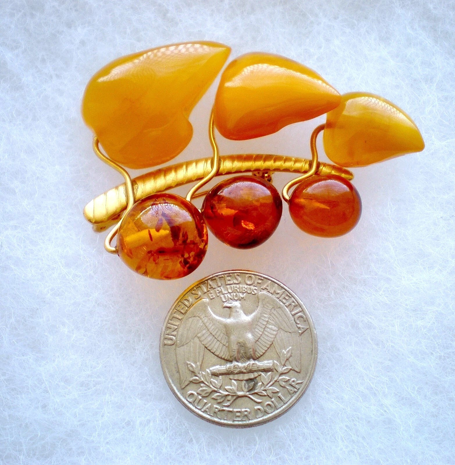 Vintage Gold Gilded Butterscotch Egg Yolk Honey Amber Leaf Berry Pin Brooch