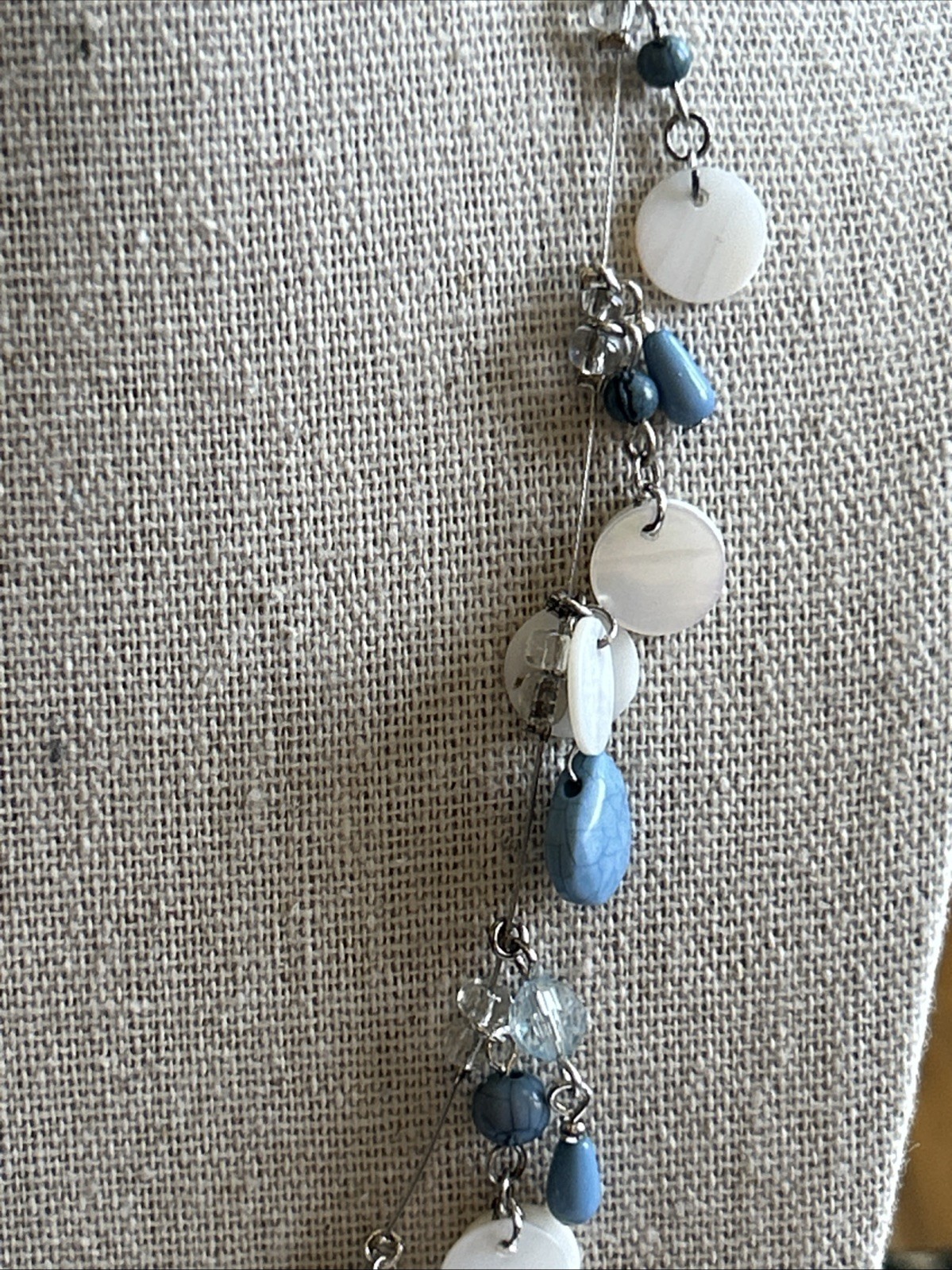 VINTAGE Glass Shell Acrylic Beaded Silver Tone Spring Spring Beachy Necklace 17”