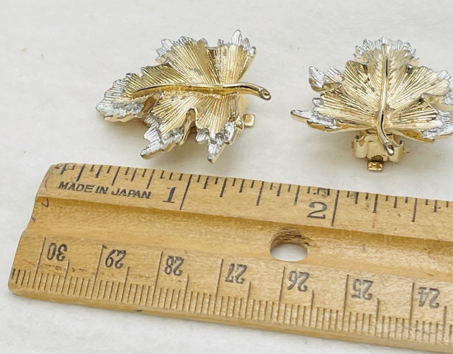 1964 Sarah Coventry “Nature’s Choice” Two Tone Clip On Leaf Earrings