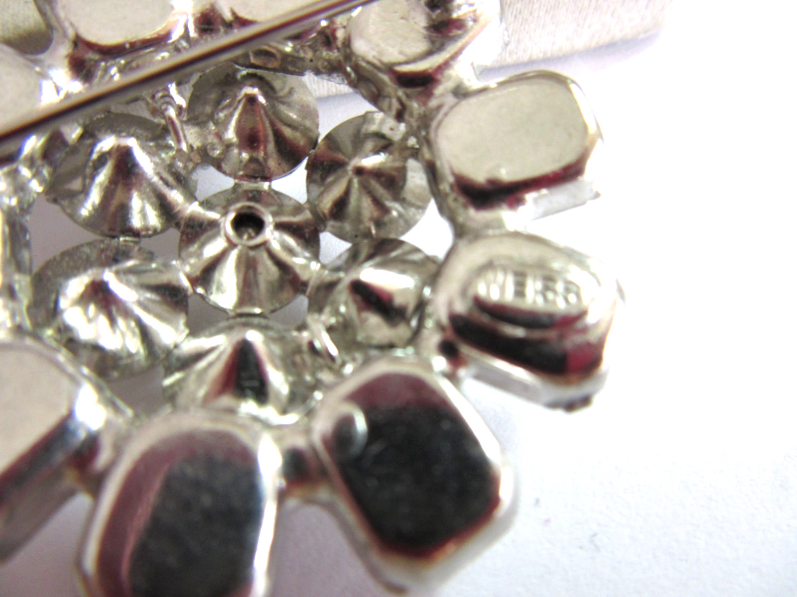 Vintage Weiss silver tone prongset white round and emerald cut rhinestone pin
