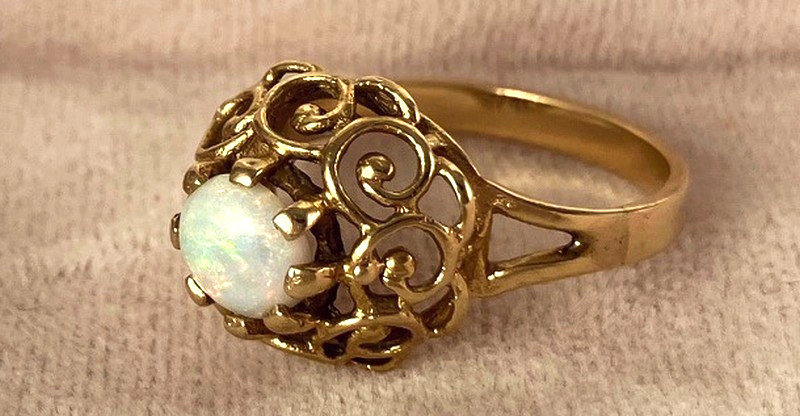 Vtg 14k Yellow Gold Opal Filigree Ring Size 6, 2.6 Grams, Raised Setting OOAK!
