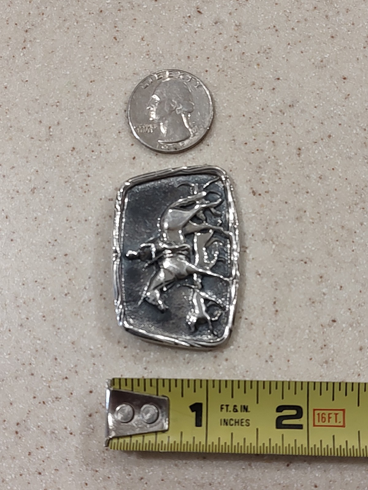 VINTAGE EQUESTRIAN STERLING SILVER HORSE RIDER DOGS FOX HUNTING SCENE BROOCH