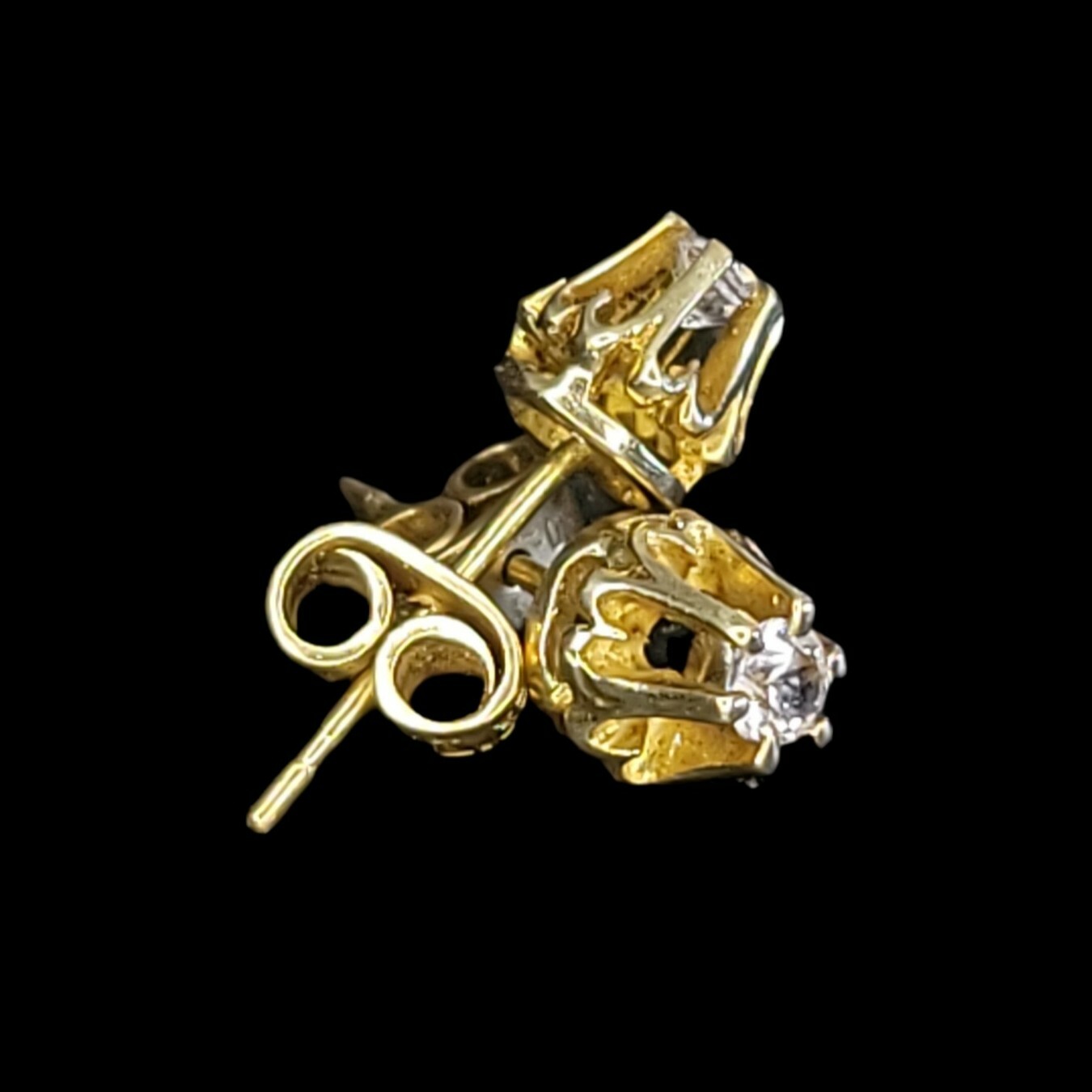 Vintage Handmade 18K Yellow Gold VS2 I 0.35 CTW Diamond Buttercup Stud Earrings