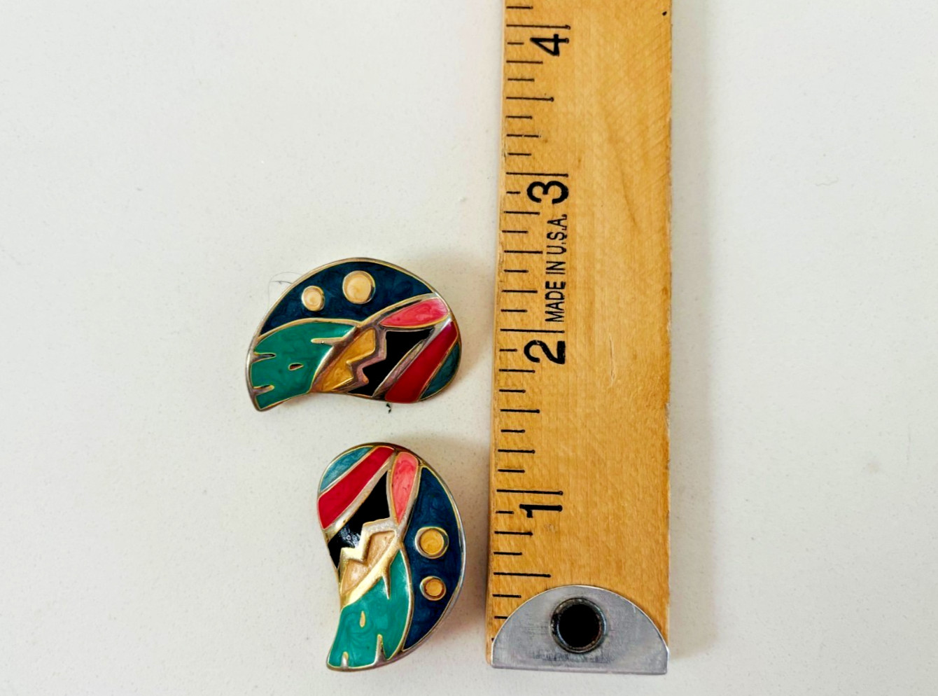 Vintage Fernando Originals F.O. Enamel Clip-On Earrings Abstract 80s Gold Tone