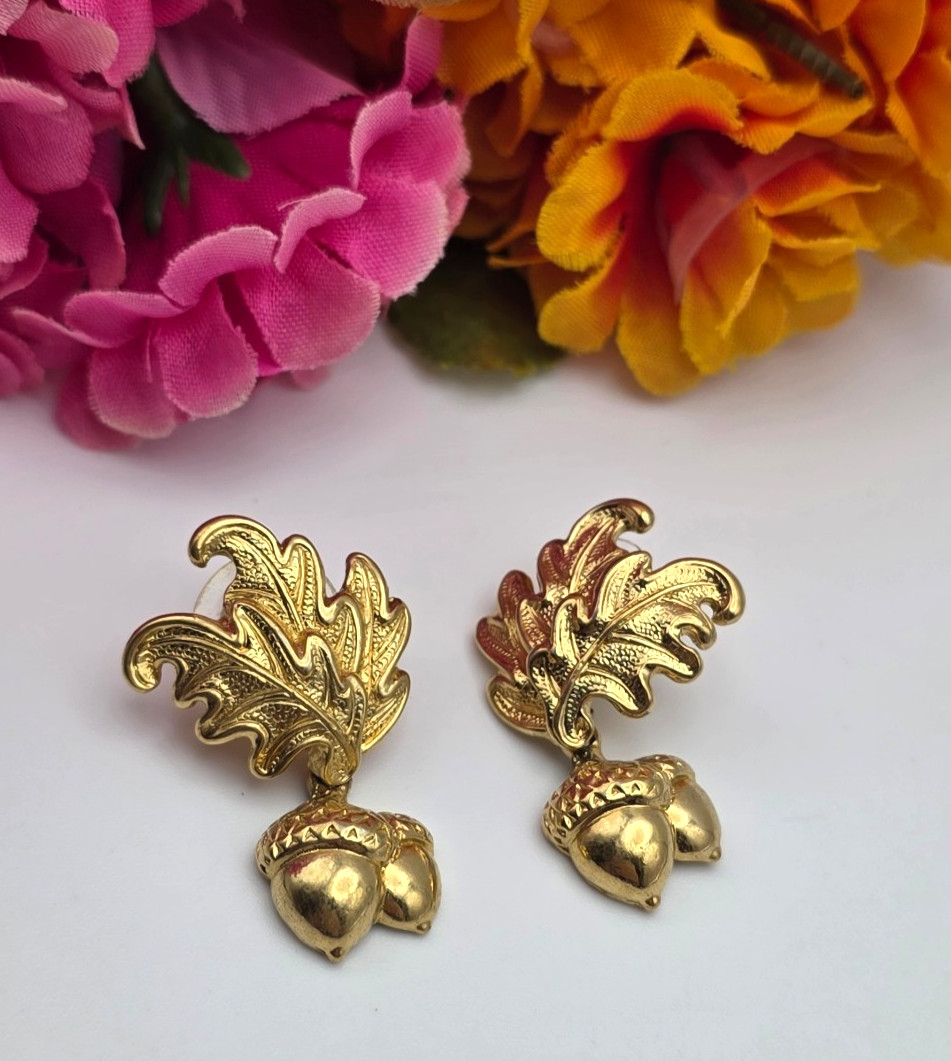 Vintage Gold Tone Oak Leaf Double Acorn Dangle Drop Earrings Nature Autumn 1.25″