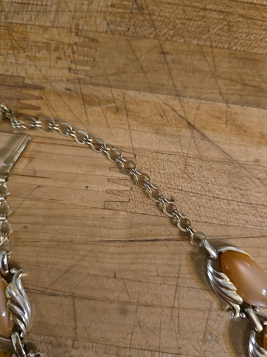 Vintage Gold Toned Brown Moonglow Lucite Necklace 16in