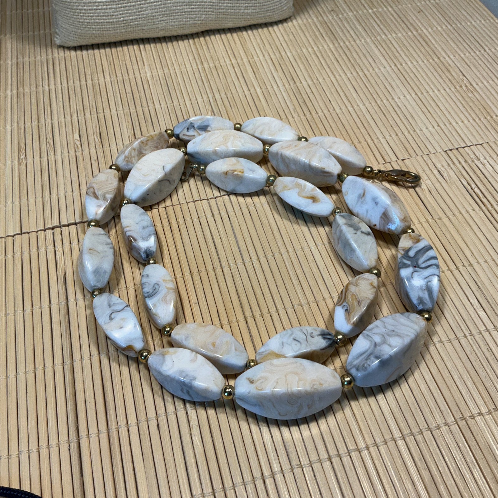 Fashion Necklace Beveled Plastic White Brown Gray Marbled Beaded Lot 100C