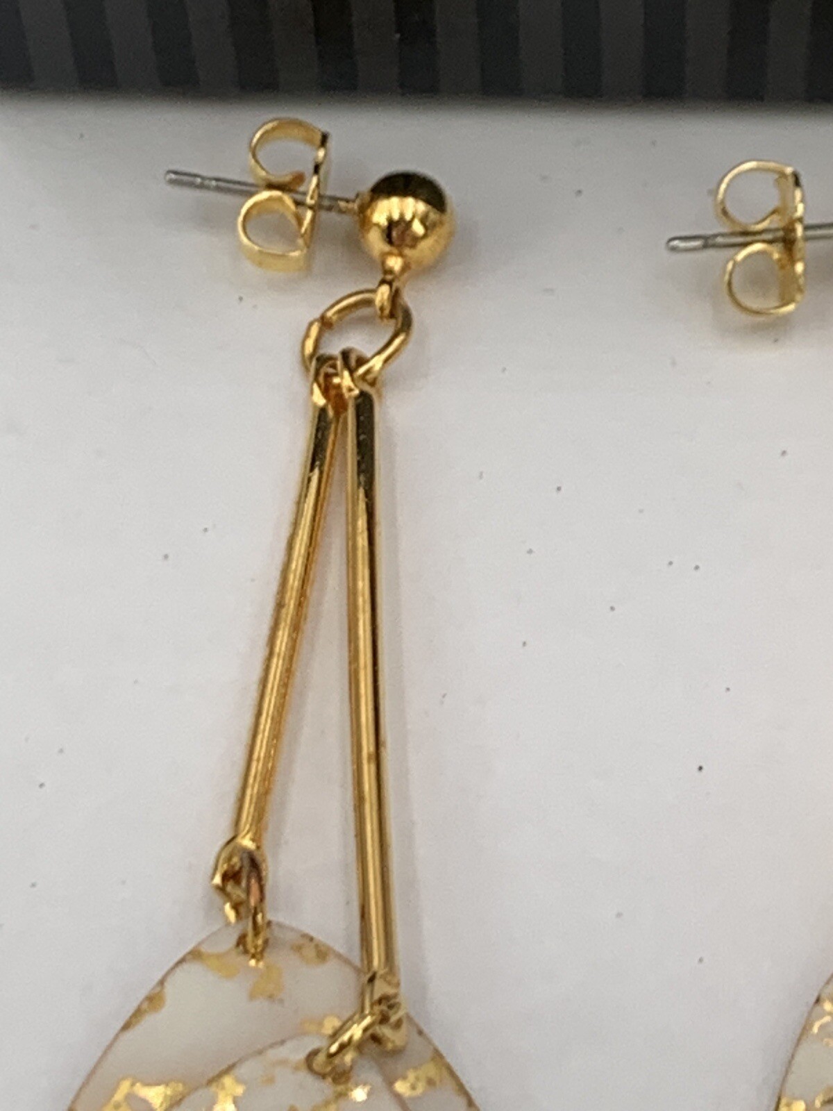 Vintage Avon COLOR CHIMES Ivory Gold Show Stopper Pierced Earrings Dangling