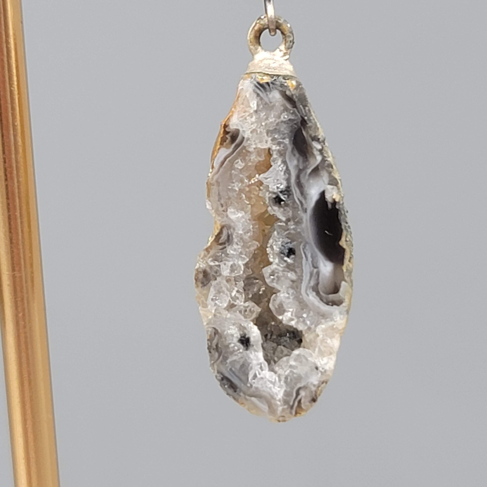 Vintage Raw Geode Stone Pierced Earrings Silver tone Dangle 1.25″