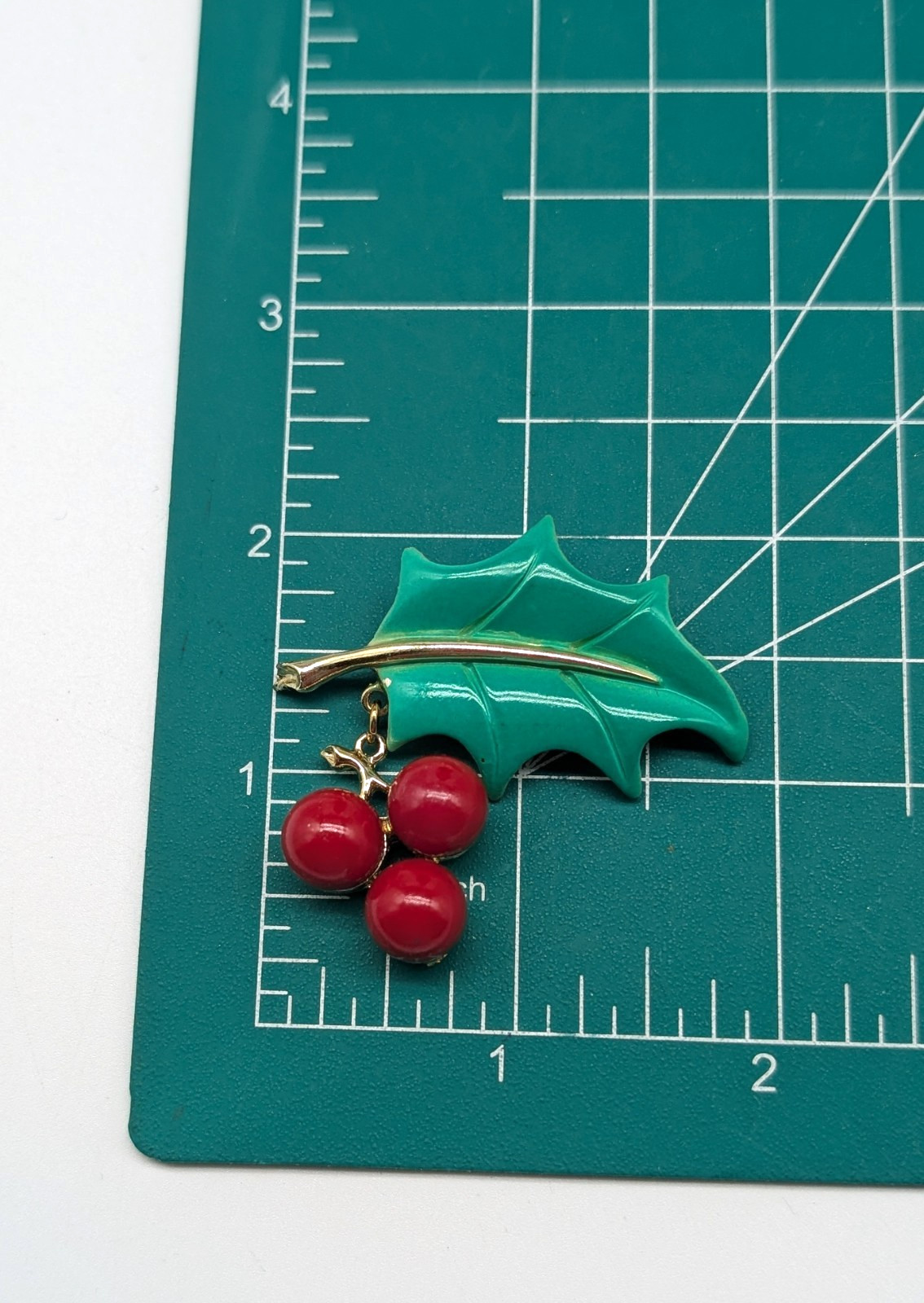 Vintage GT Green Enamel Holly Leaf w/ Dangling Red Lucite Berries Christmas Pin