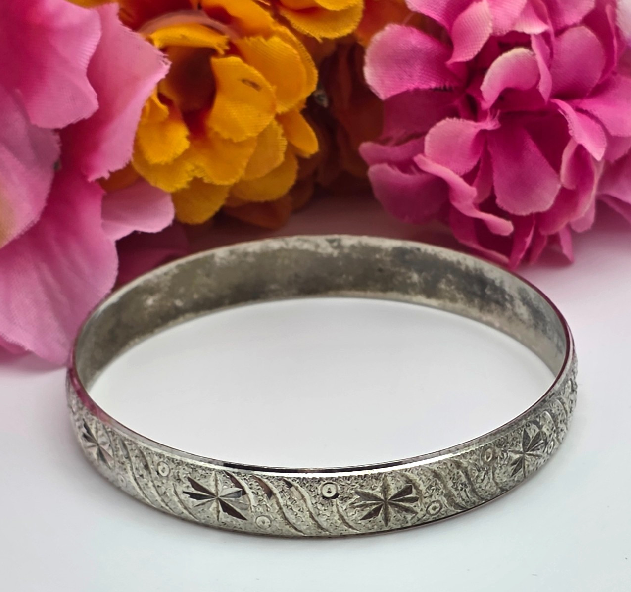 Vintage Aluminum Diamond Cut Bangle Bracelet 7.75” 9.6mm Wide Etched Star
