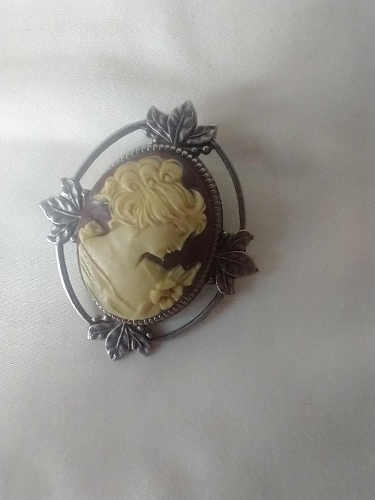 1.5″VINTAGE LADY ALEXANDRA SMALL CAMEO BROOCH~TRADITIONAL~PENDANT~PEWTER~2 FOR 1