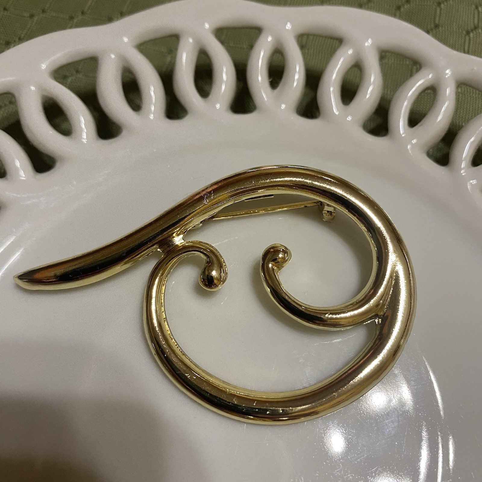 Goldtone Q Wave Brooch & Heart And Arrow Red Rhinestone Goldtone Brooch