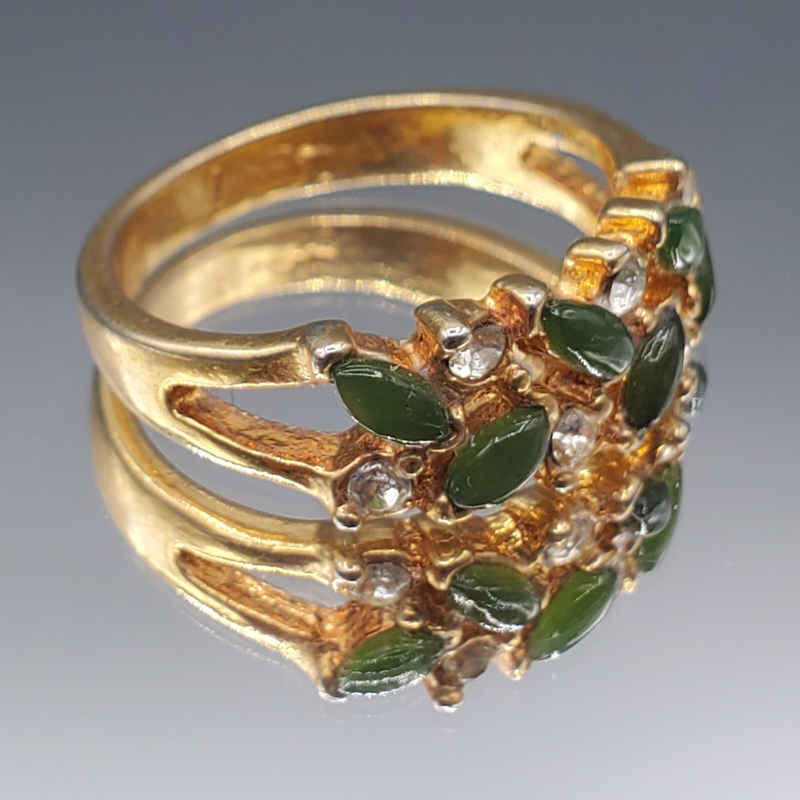 Vintage UNCAS Ring Gold Tone Rhinestone Faux Jade Right Hand Size 6.5