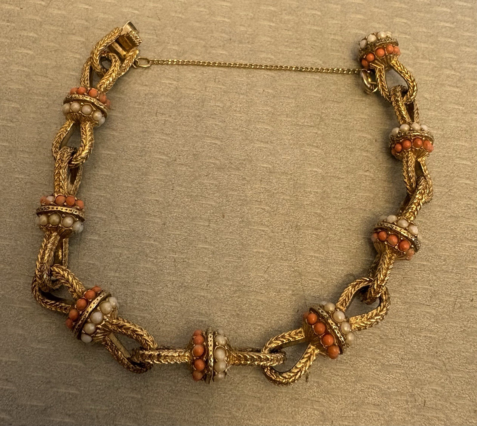 60s Vintage Bracelet Goldtone Faux Coral Seed Pearl Rope Open Knot Links 6.5″