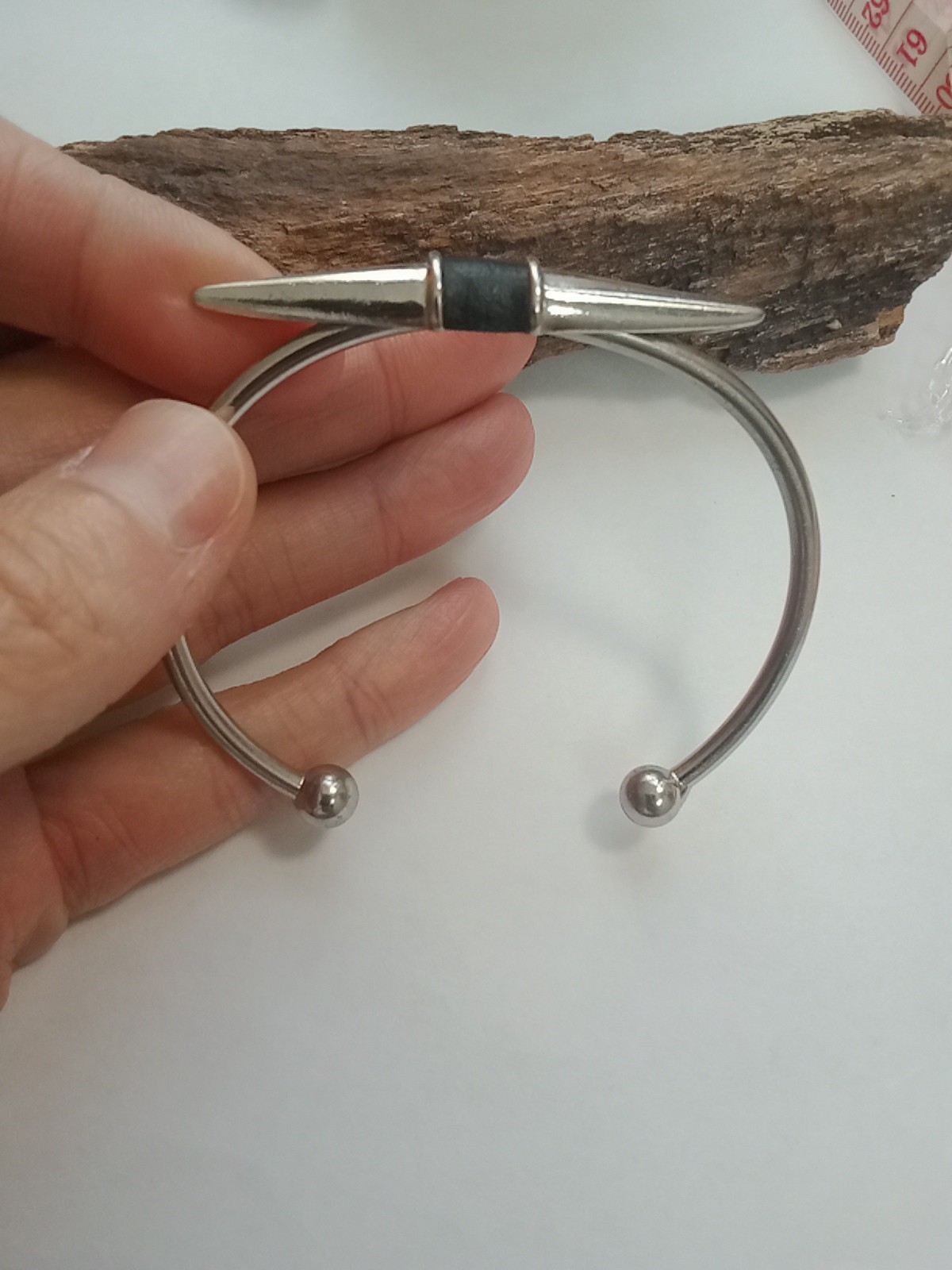Unique Silver Tone Cuff Bangle Sz 7 1/2 With Black Detail