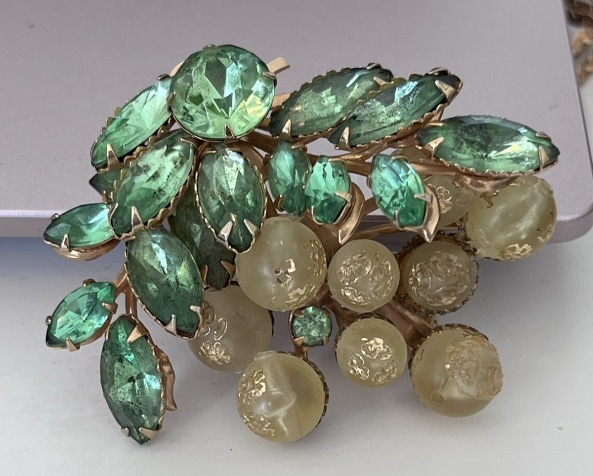 Vintage Green Grapes Goldtone Brooch with Uranium Stone