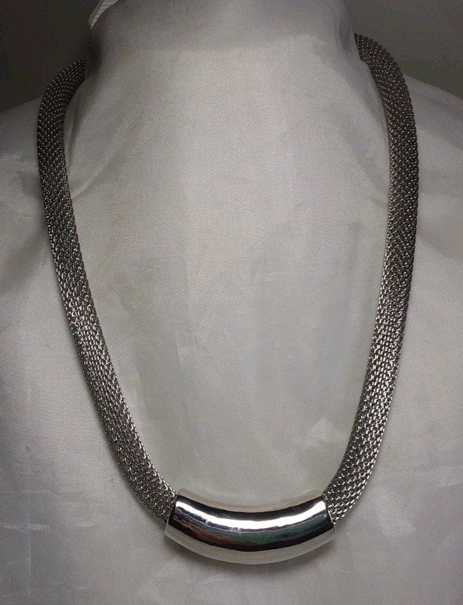 Naclace Silver Tone Mesh Etruscan Magnetic Clasp Wrapped Slide Pendent 19″ NICE!