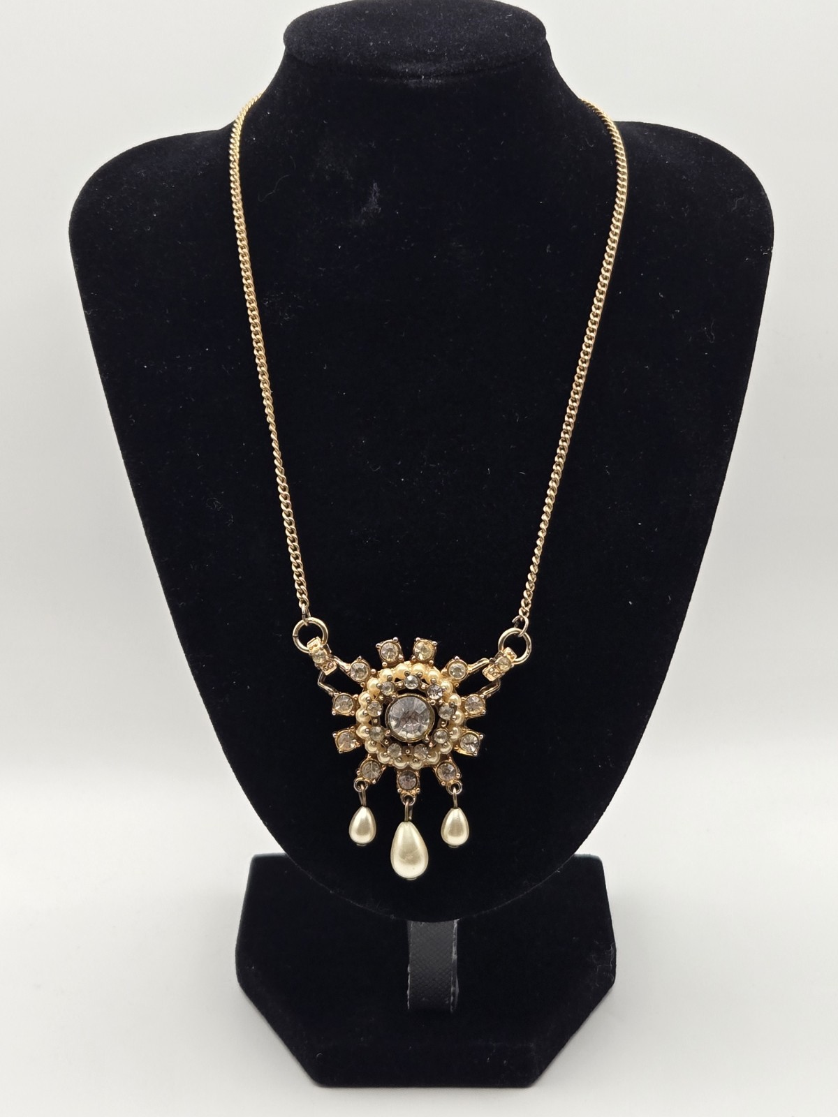 Vintage MCM Gold Tone Starburst Choker Necklace Crystal Rhinestone Faux Pearl
