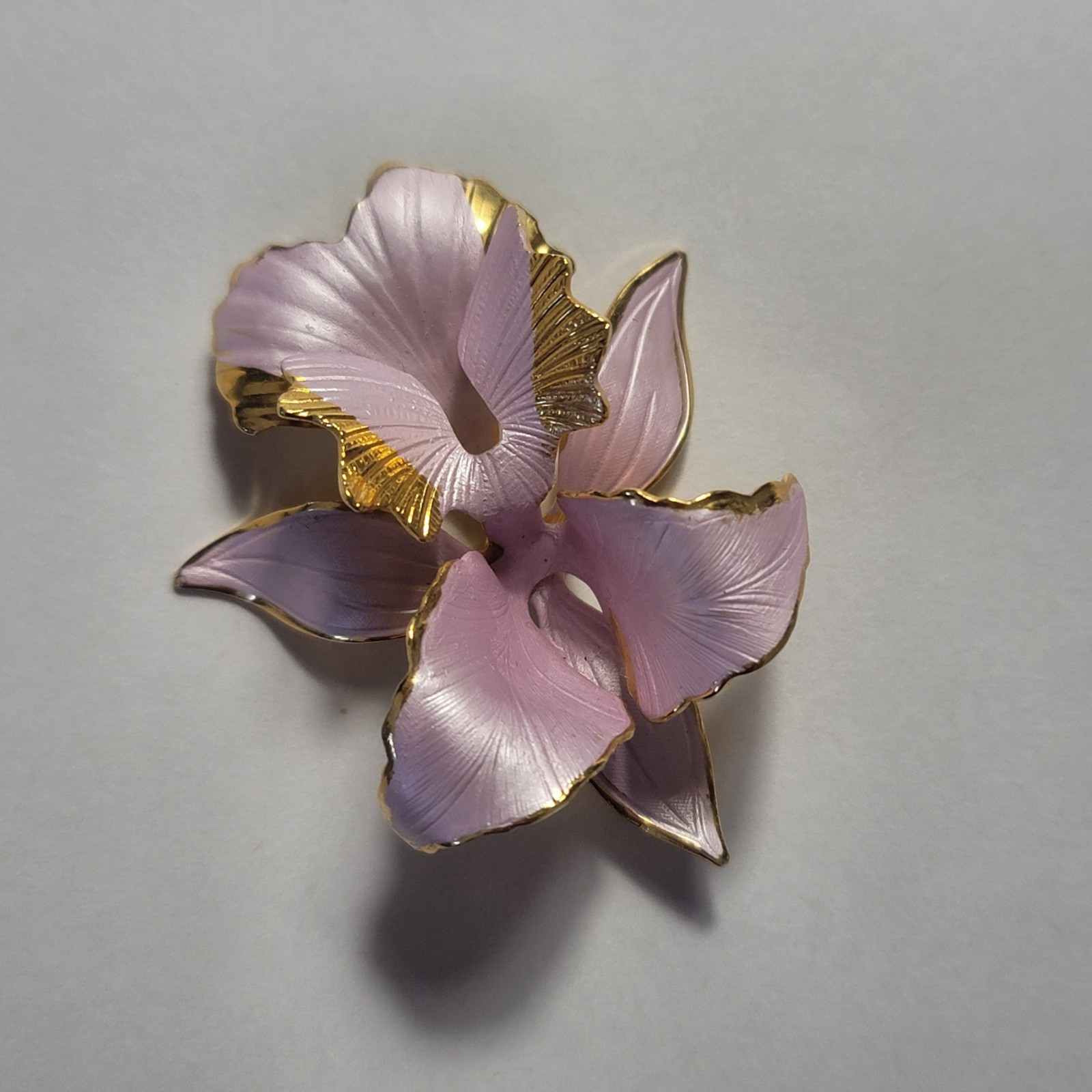 Vintage Signed Cerrito Original 1982 Orchid Iris Flower Brooch Lilac Goldtone 2″