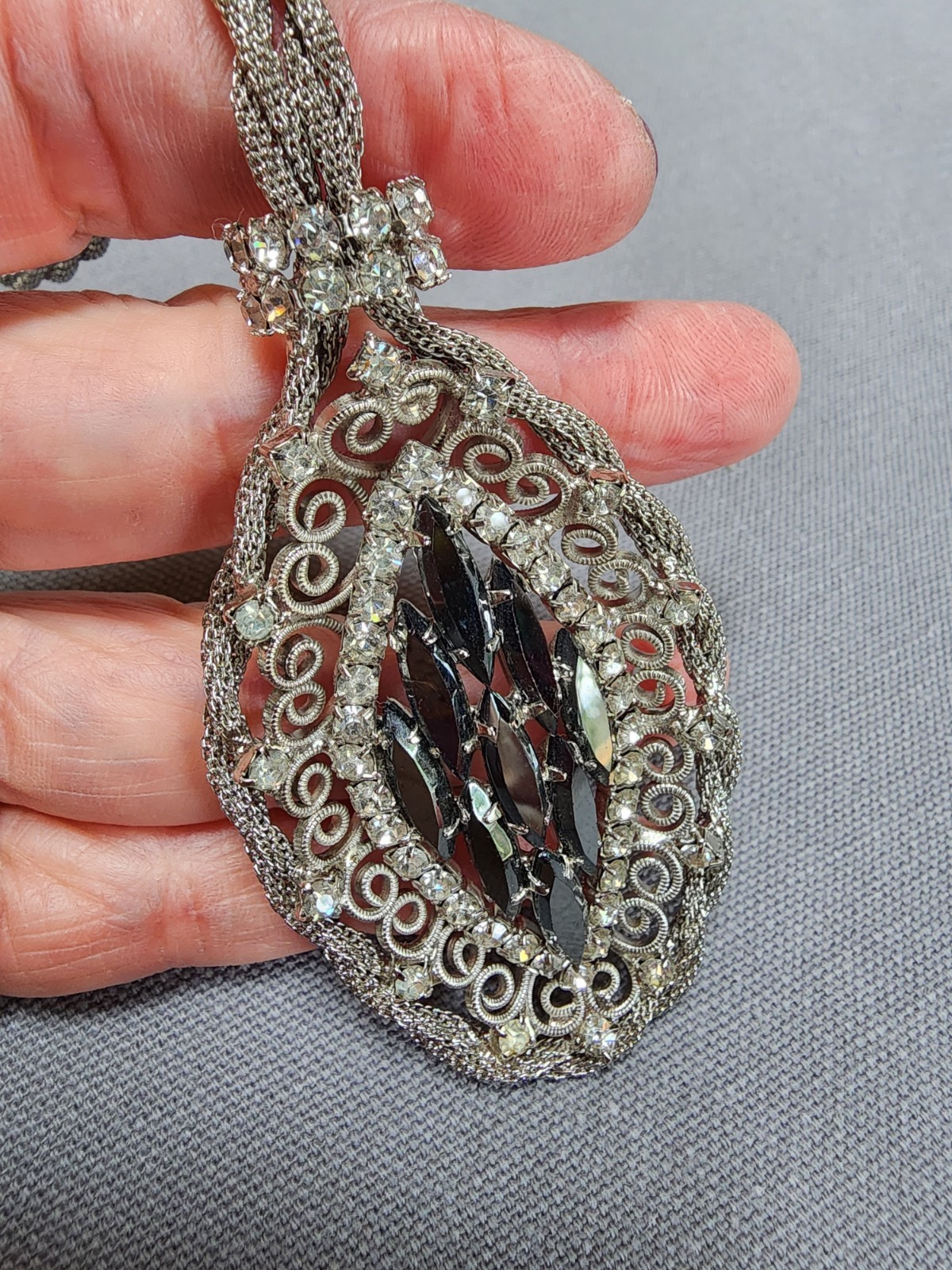 Juliana DeLizza Elster Hematite Necklace And Earrings Silvertone Filigree Mesh