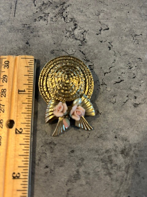 Vintage Straw Garden Hat With Roses & Bow Resin Brooch Pin