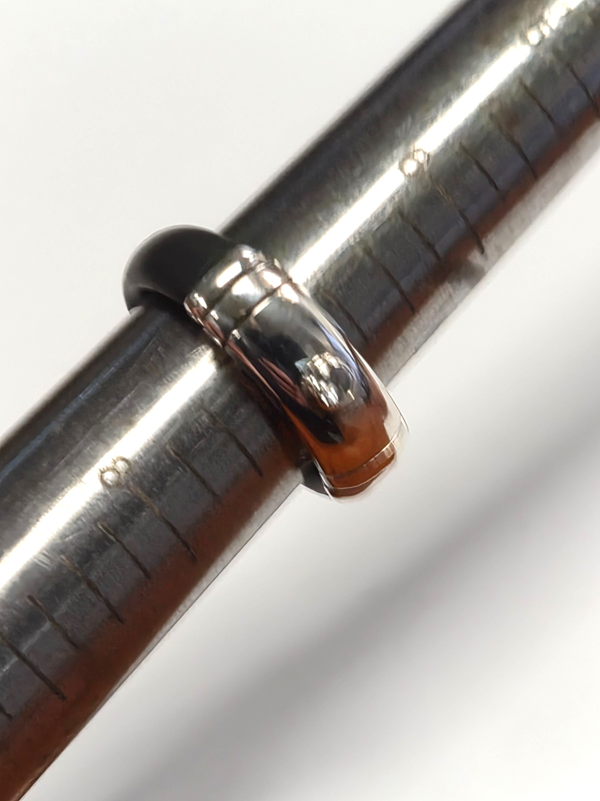 Signed YANVAN 925 Sterling Silver & White Topaz Band Design Rubber Ring Size 7