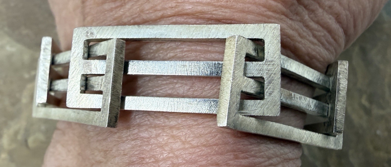 Mid Century Modernist Artisan Sterling Silver Rectangle Sculptural Bracelet 6″