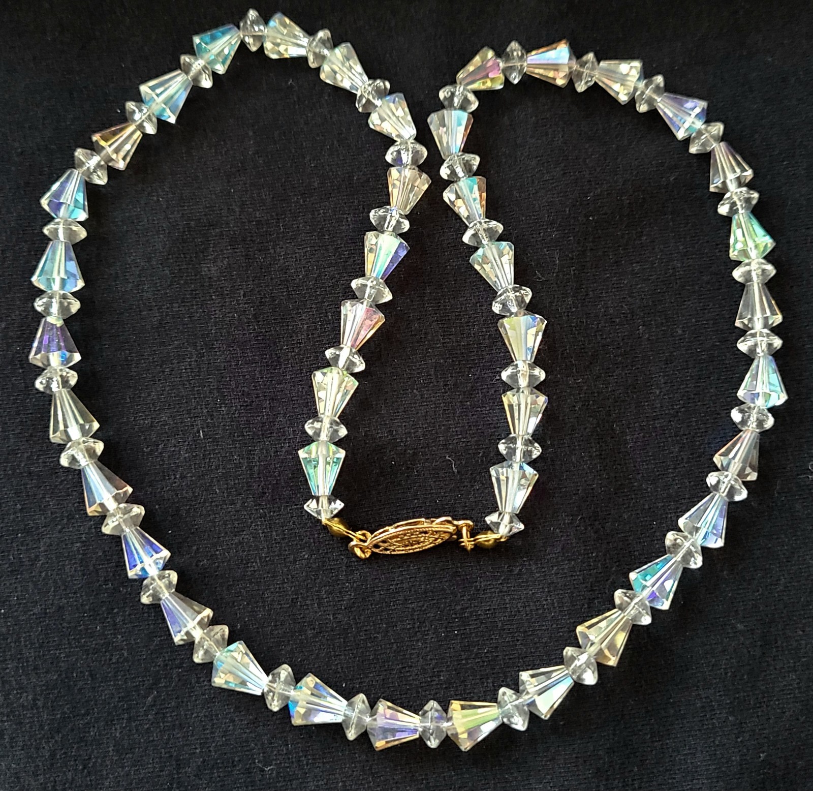 VINTAGE STUNNING AURORA BOREALIS FACETED GLASS NECKLACE CLASP SIGNED: G. SILVER