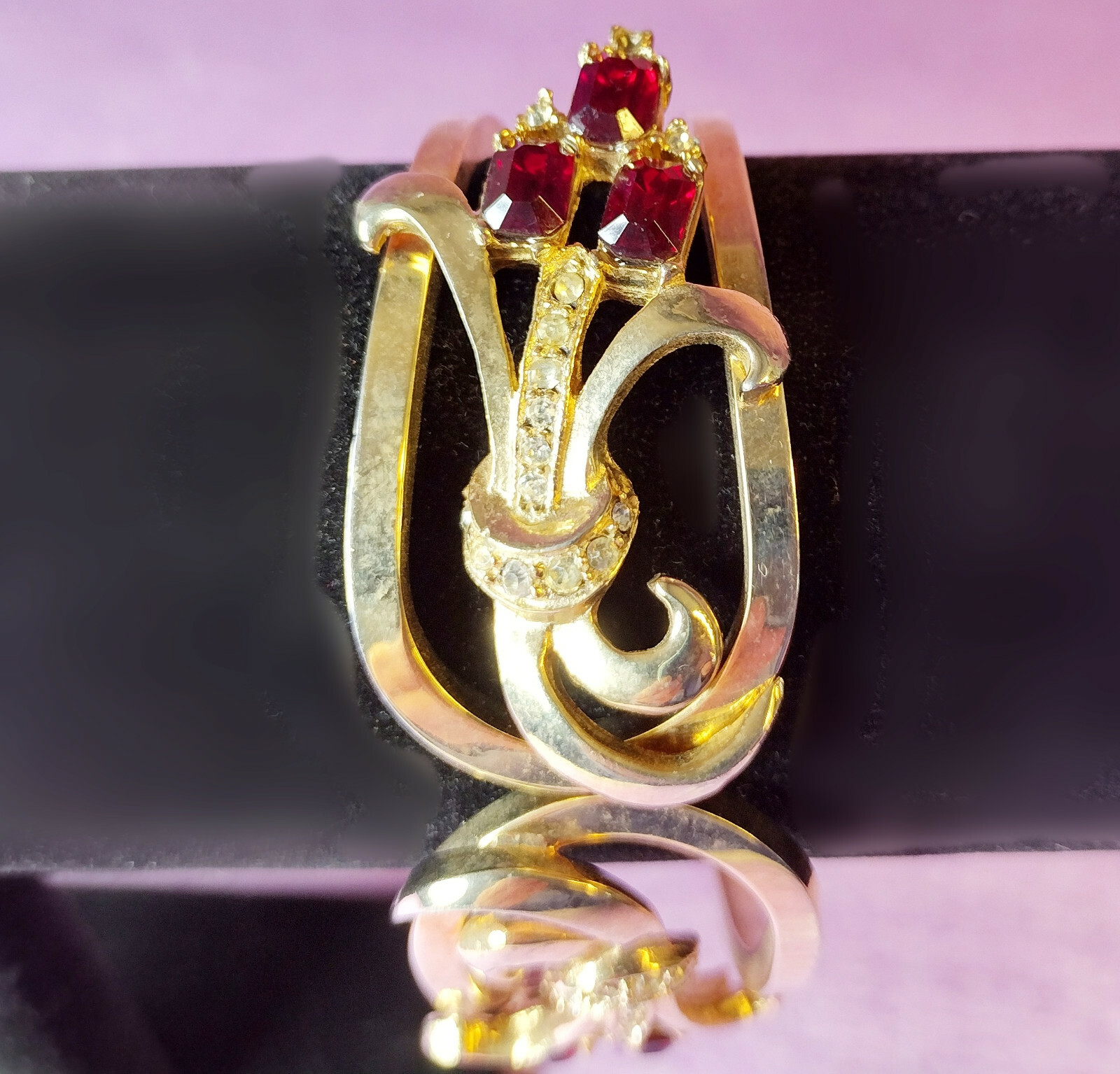 Cuff Bracelet Hinged Cut Out Red Clear Faceted Rhinestones Gold Tone Vintage