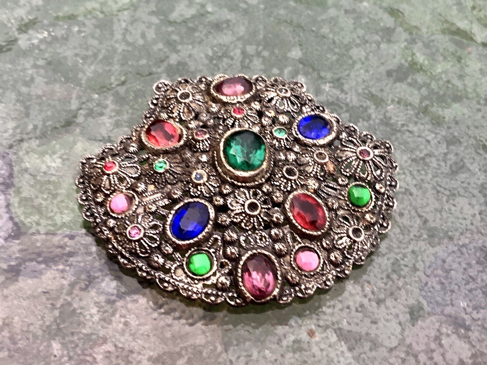 New England Glass Works Antique Repousse Designed Glass Stone Fur Scarf Clip