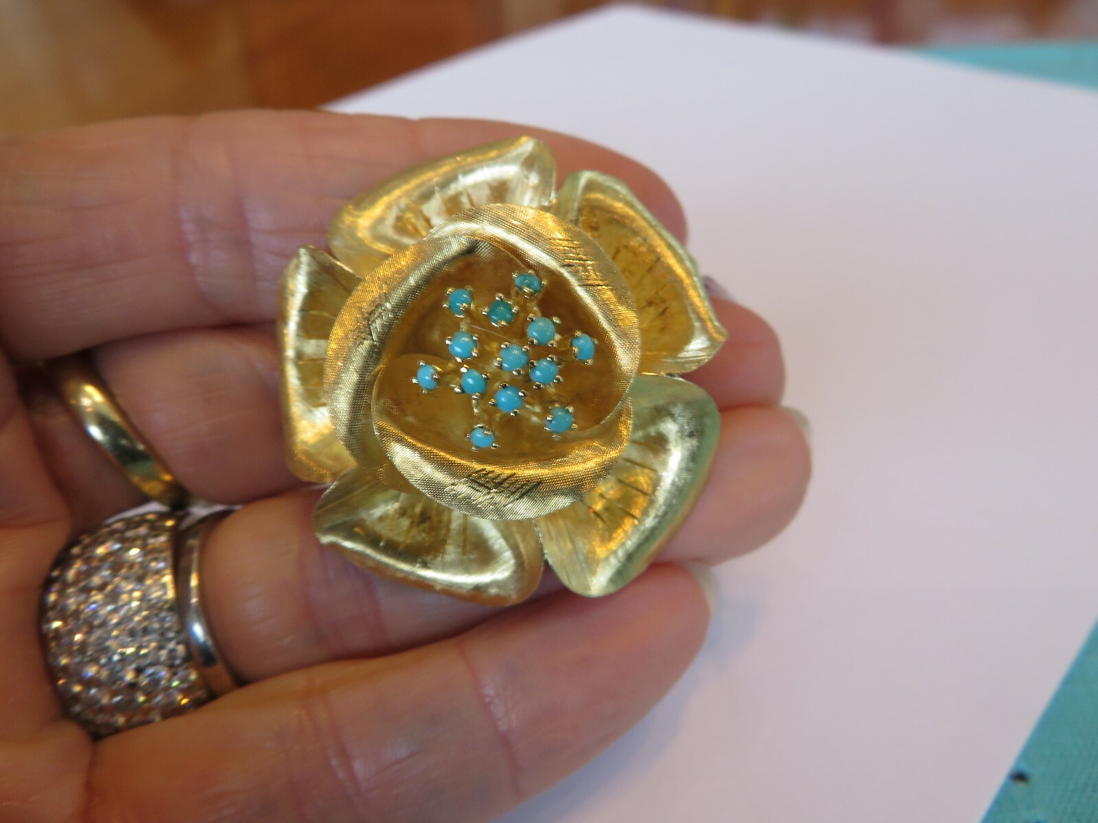 ART DECO 18K GOLD ITALY TURQUOISE FLOWER BROOCH 39 MM ROUND