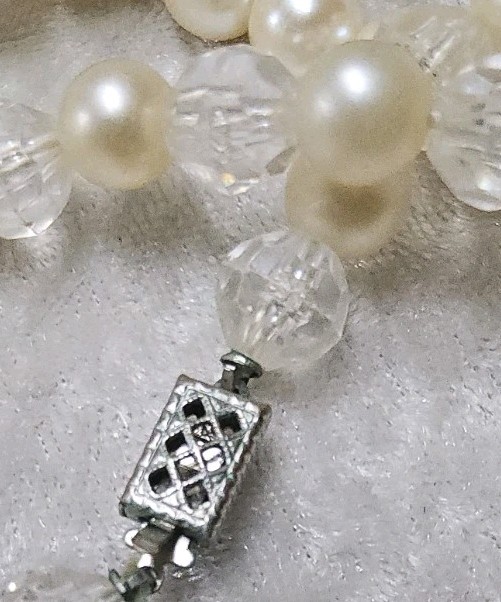 1928 Brand Faux Pearl Necklace Cream Off White Beaded Costume Jewelry Gift