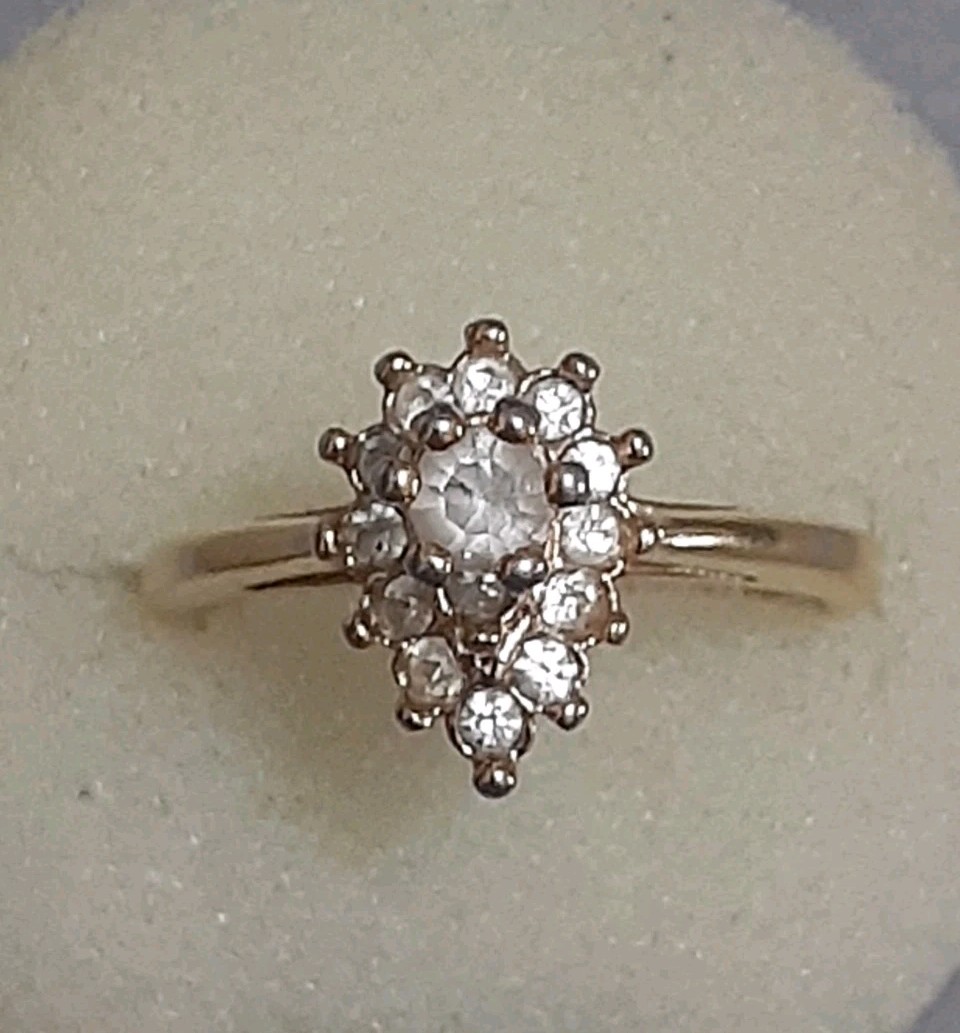 18K HGE prong set clear stone cluster ring, rosette, teardrop shape. Size 6