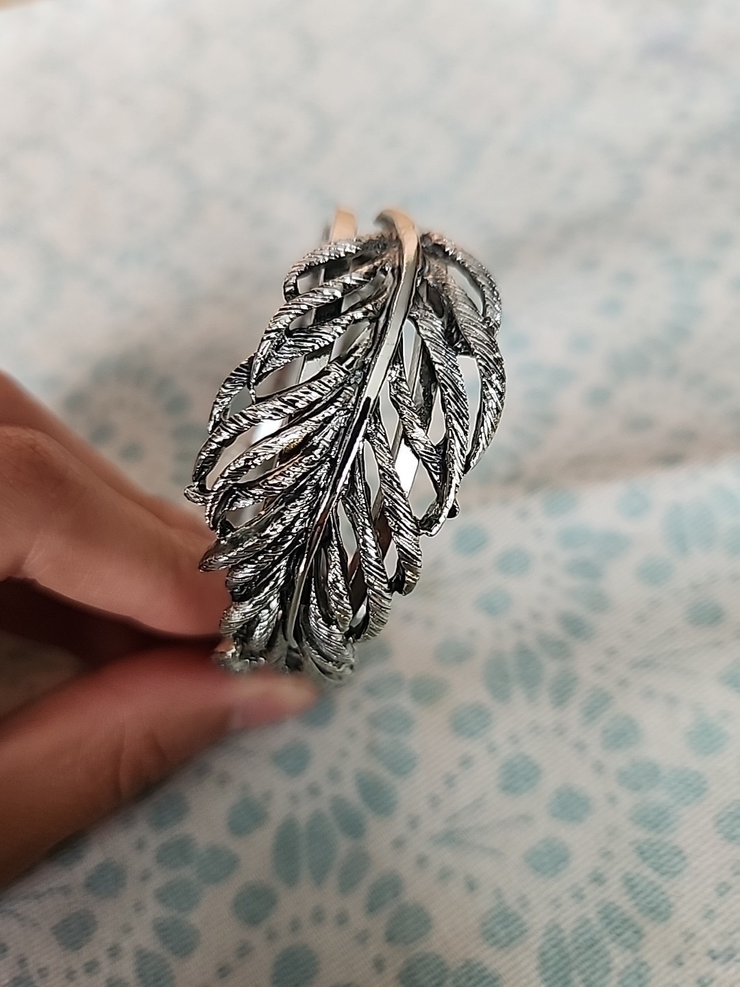 Vintage Silver Toned Hinged Bangle Bracelet Floral/Leaf Motif MCM