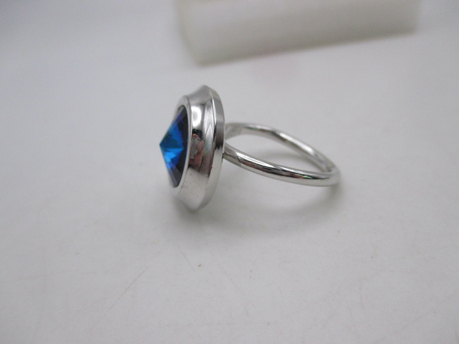 Vintage 1971 Sarah Coventry Liquid Lights Blue Rivoli Ring Adjustable