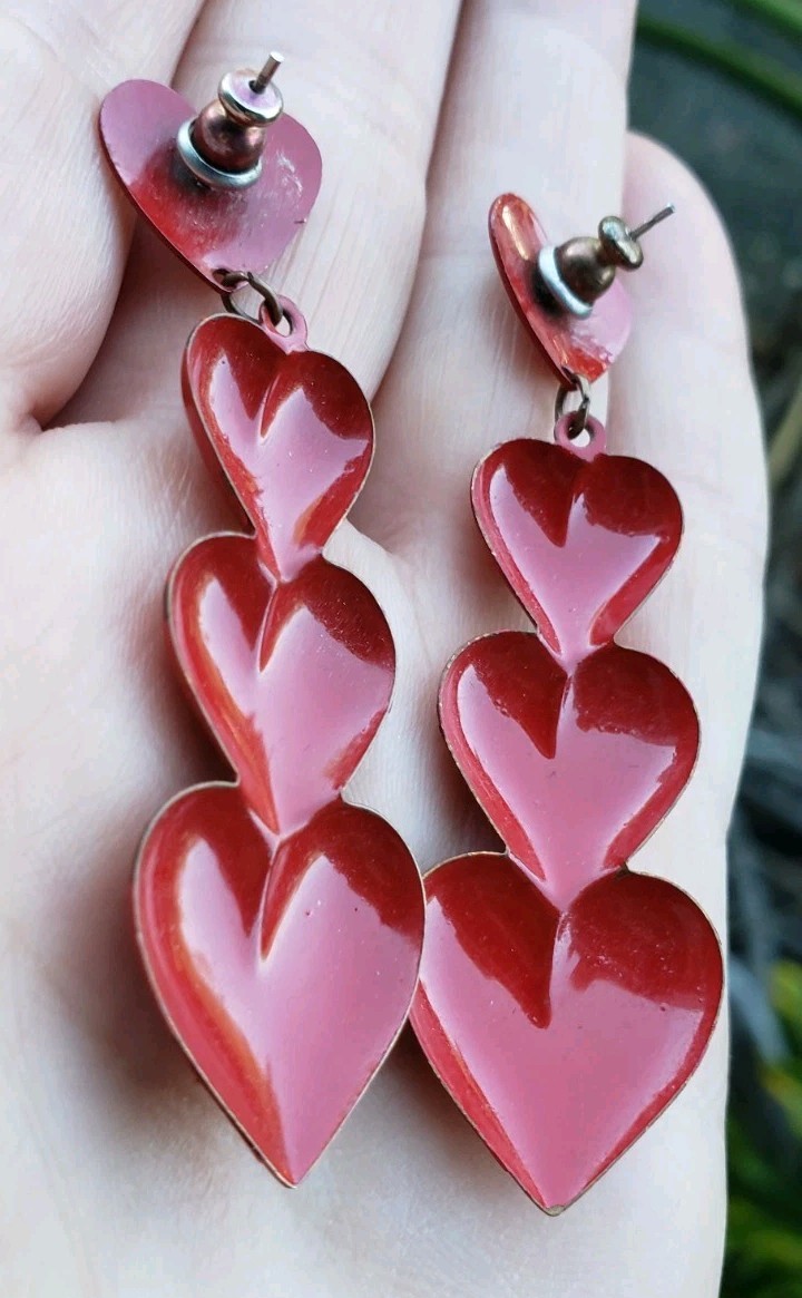 Vintage Estate Cool Red Enamel Linear Puff Heart Earrings Patriotic Valentine
