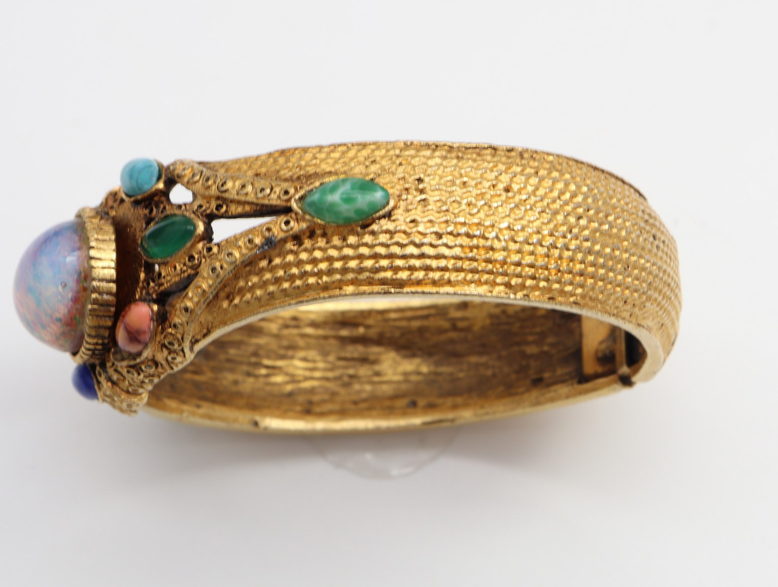 Vtg DESIRE Faux Opal Cabochon Clamper Bracelet Glass Gold Tone Hinged Pink Blue