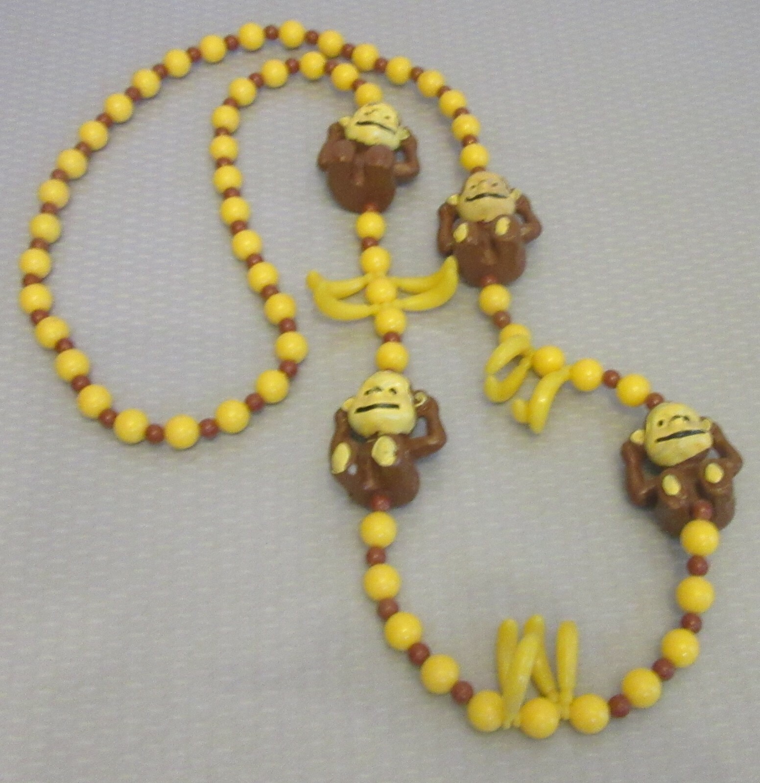 Vintage Plastic Monkey and Bananas Yellow Bead Necklace No Clasp Fun Funky 40″