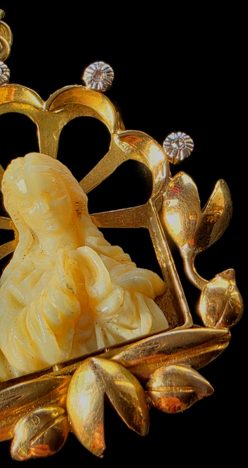 Fine Antique 18K 18CT Art Deco Gold Religious European Virgen Mary Pendant