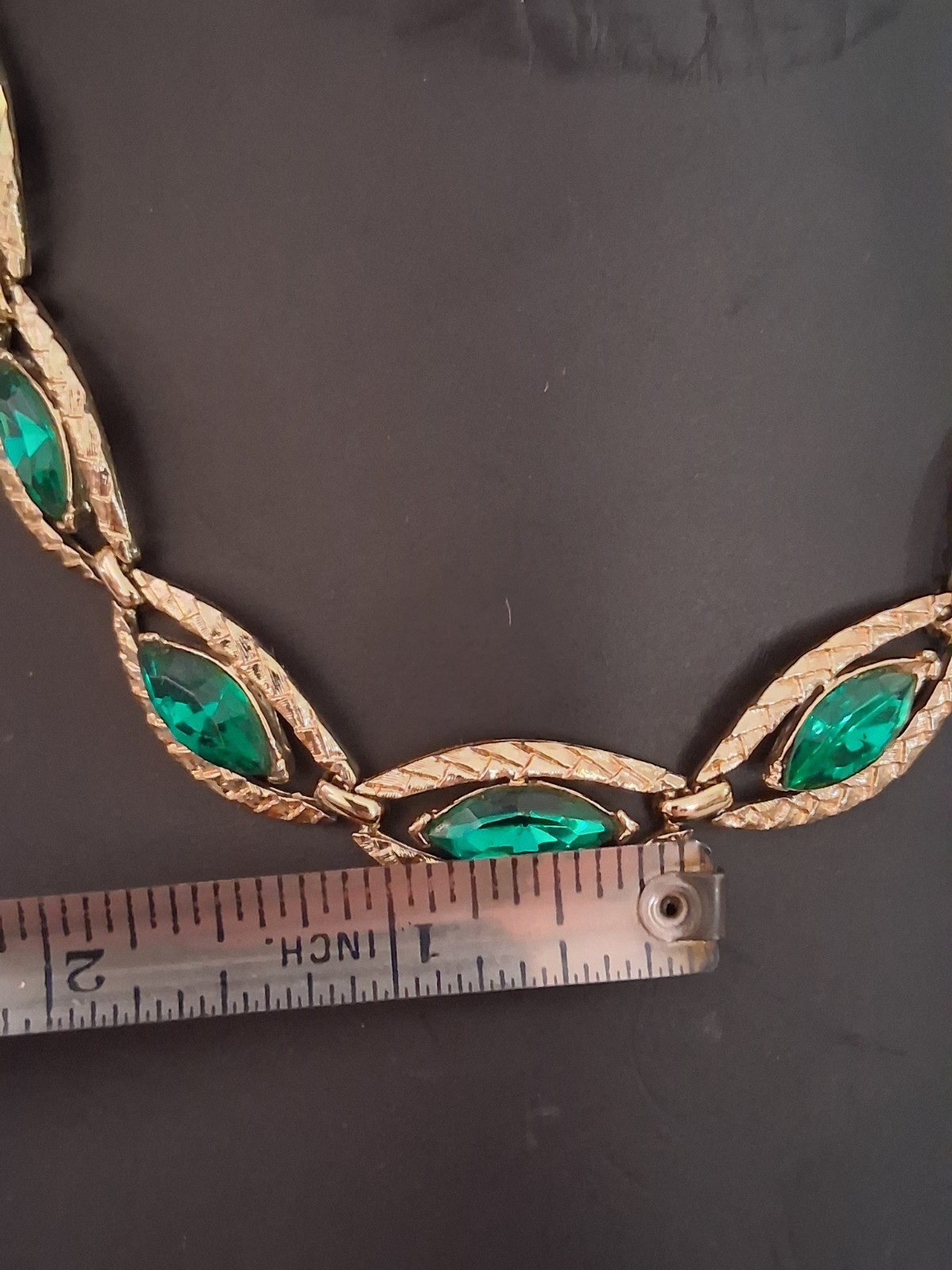Coro emerald green marquise-cut chain link necklace, gold-tone, excellent condit