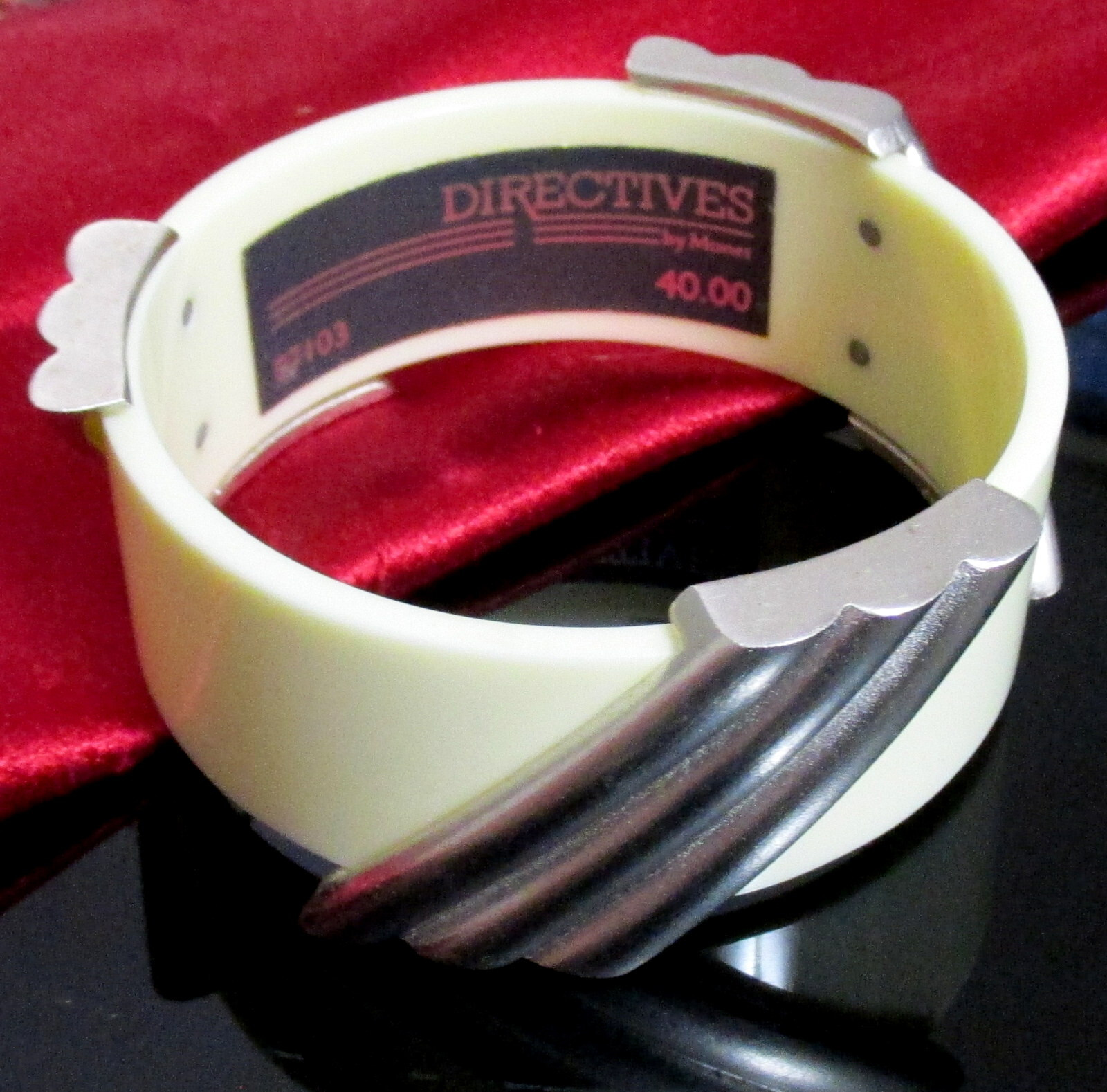 VTG RUNWAY MONET OFF WHITE LUCITE SILVER DECO MODERNIST BRACELET ‘DIRECTIVES’