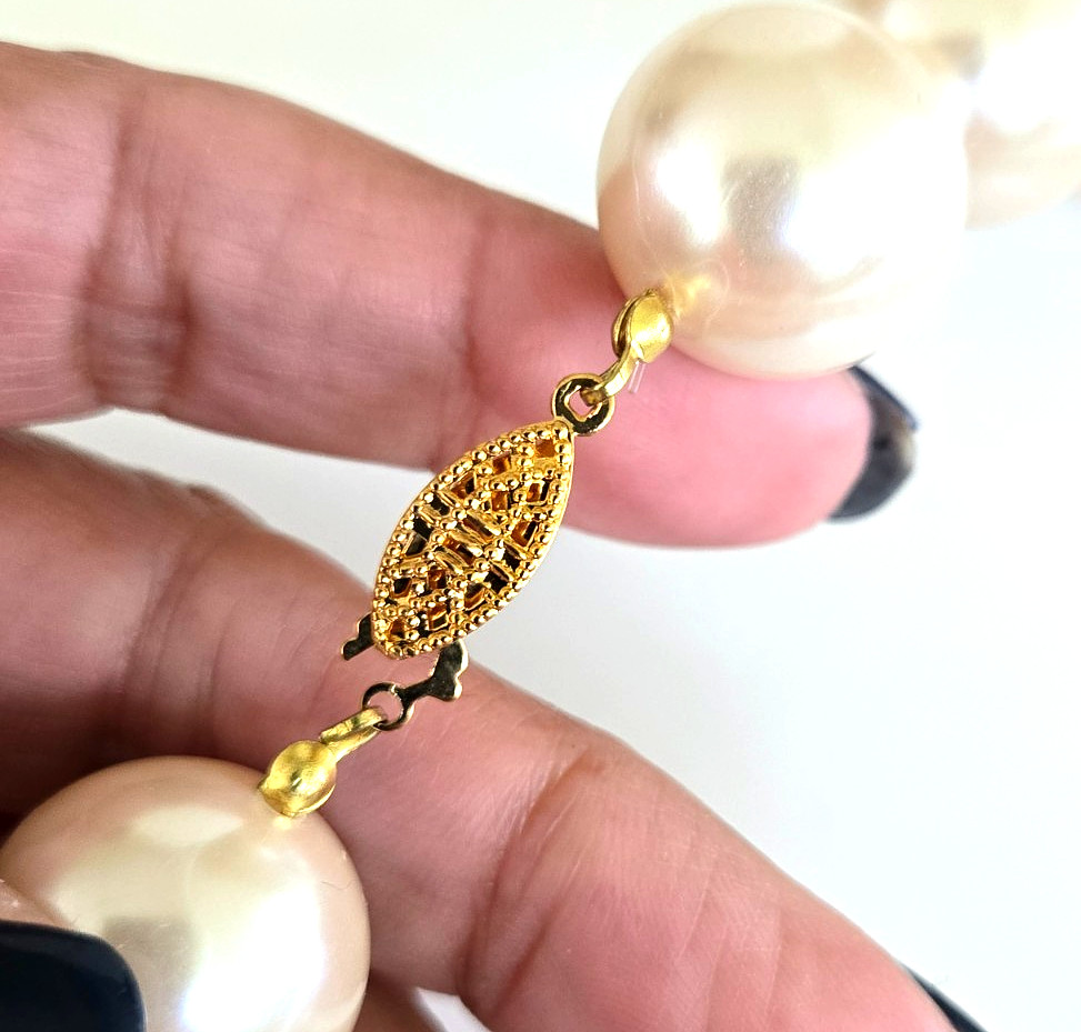 Vintage Chunky Faux Pearl Choker Necklace 19″ Gold Tone Fish Hook Clasp
