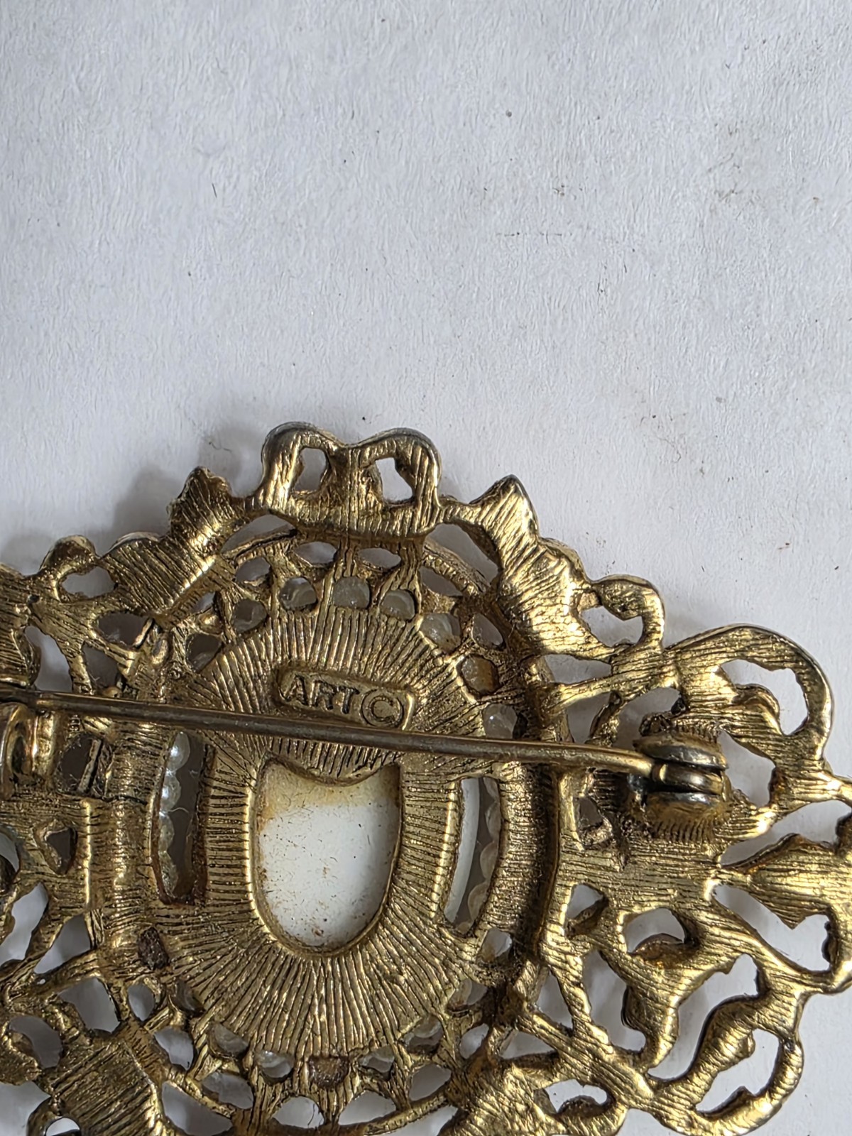 Vintage ART brand Victorian style lady portrait Brooch pin faux pearls gold tone