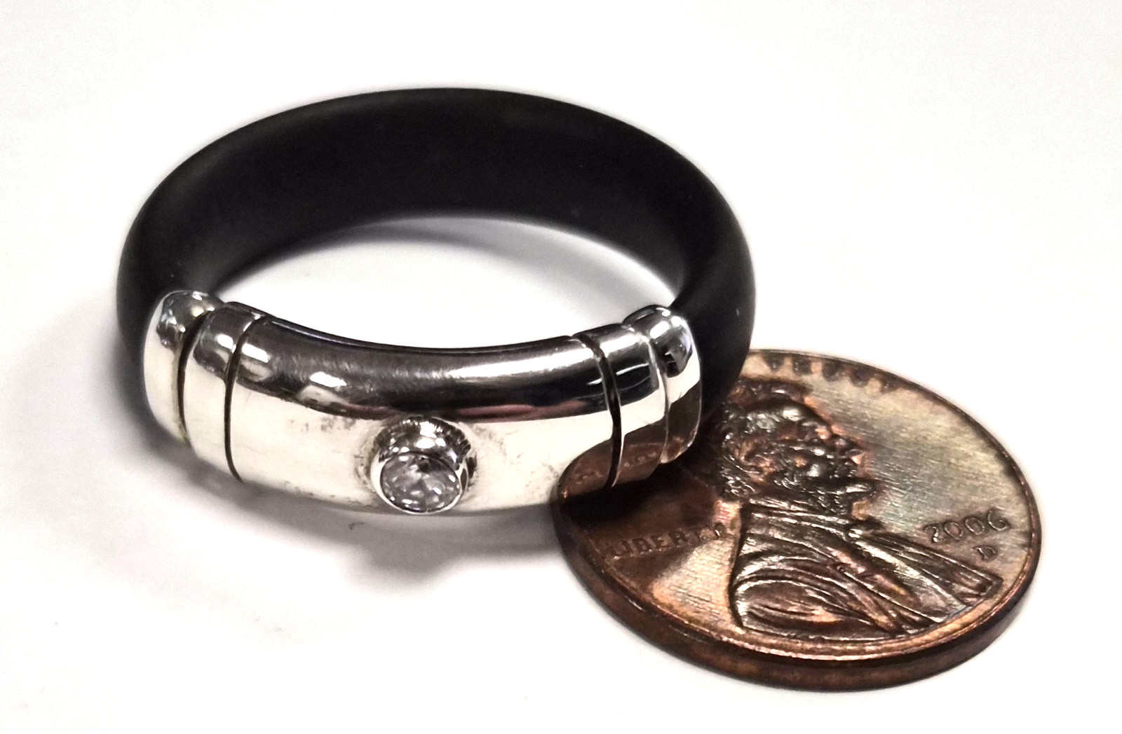 Signed YANVAN 925 Sterling Silver & White Topaz Band Design Rubber Ring Size 7