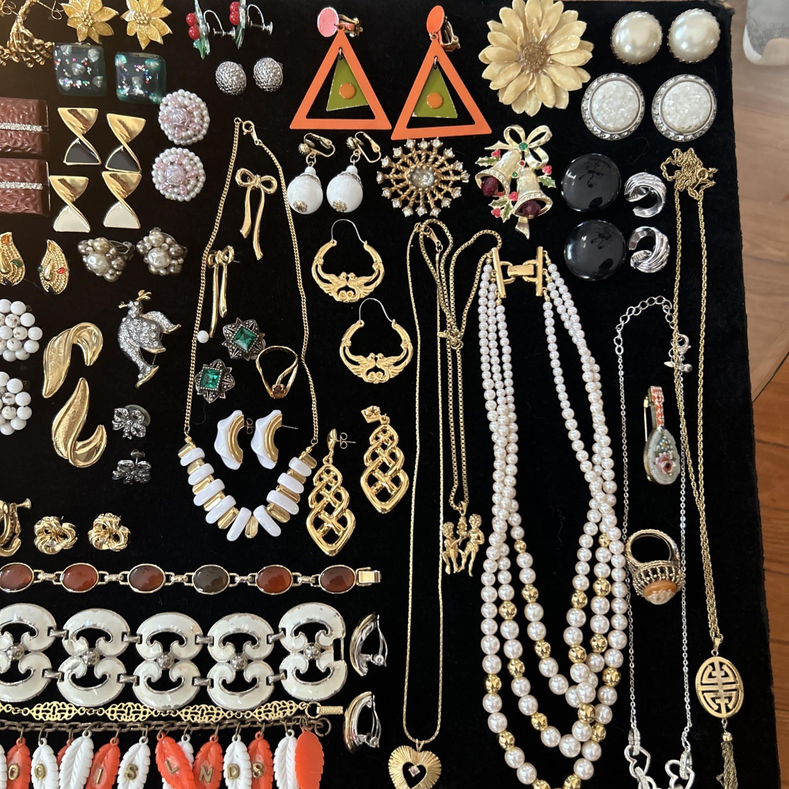 80 Vintage lot jewelry unbranded wearable Trifari Monet Coro Avon Italy Marvella