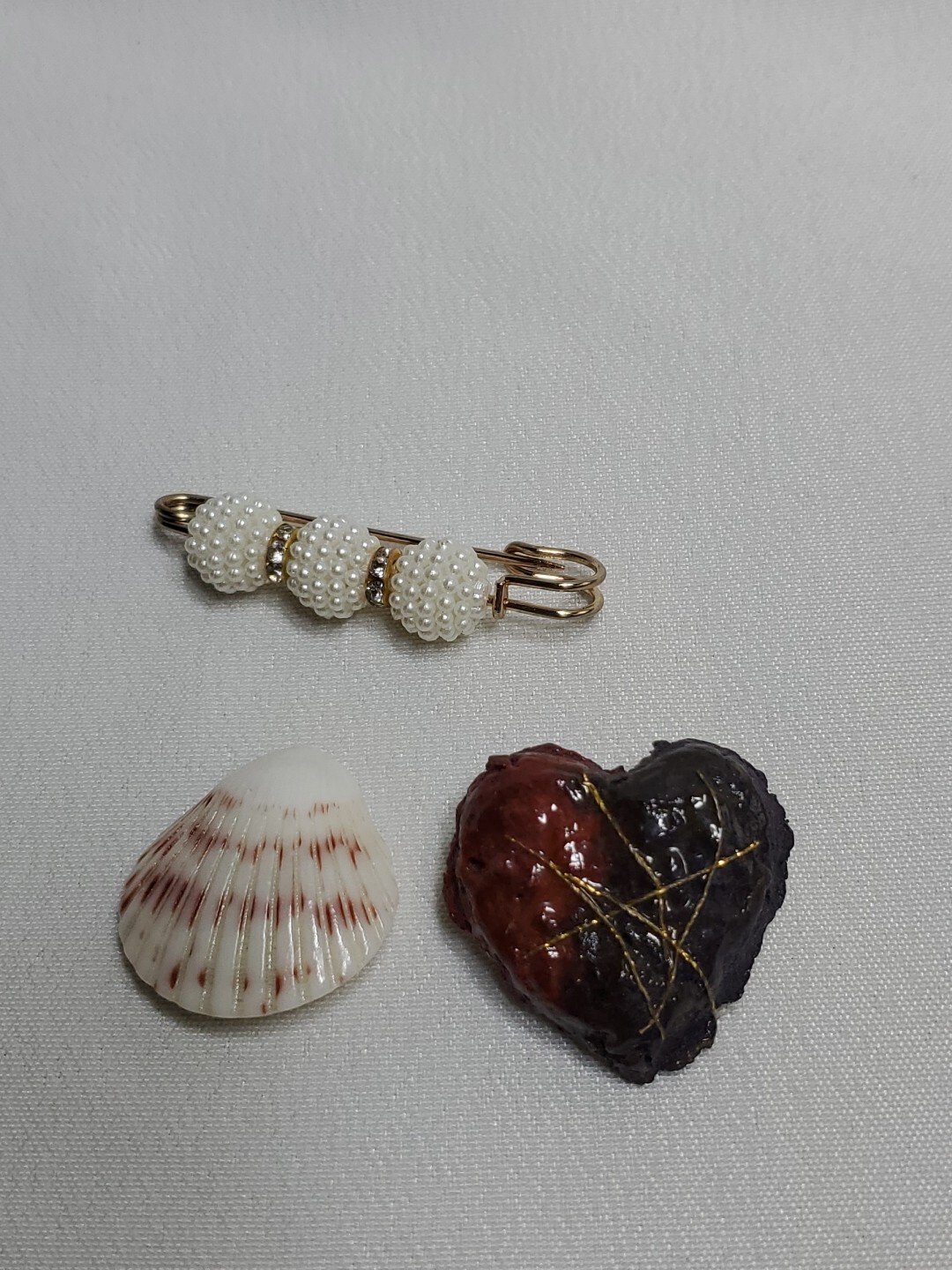 Lot of 3 Pins Brooches Shell Safty Pin Heart