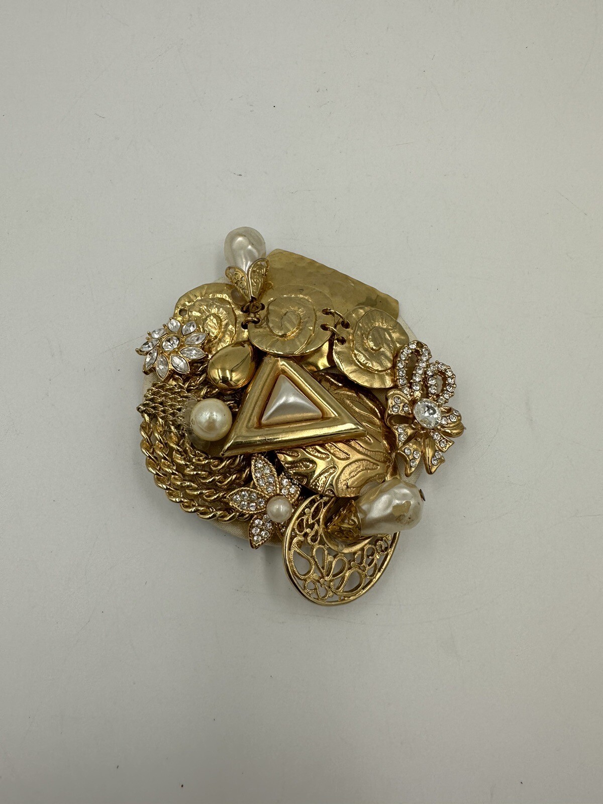 VTG 60’s-80’s Handmade Brooch Retro Art Deco Statement Piece Pearls & Gold 4″