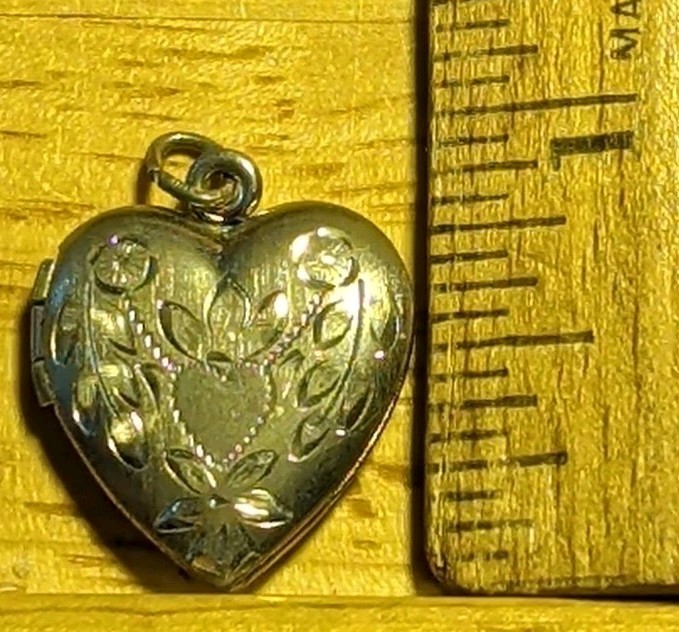 Vintage Vistar Etched Silvertone Puff Heart Locket Pendant Charm Signed