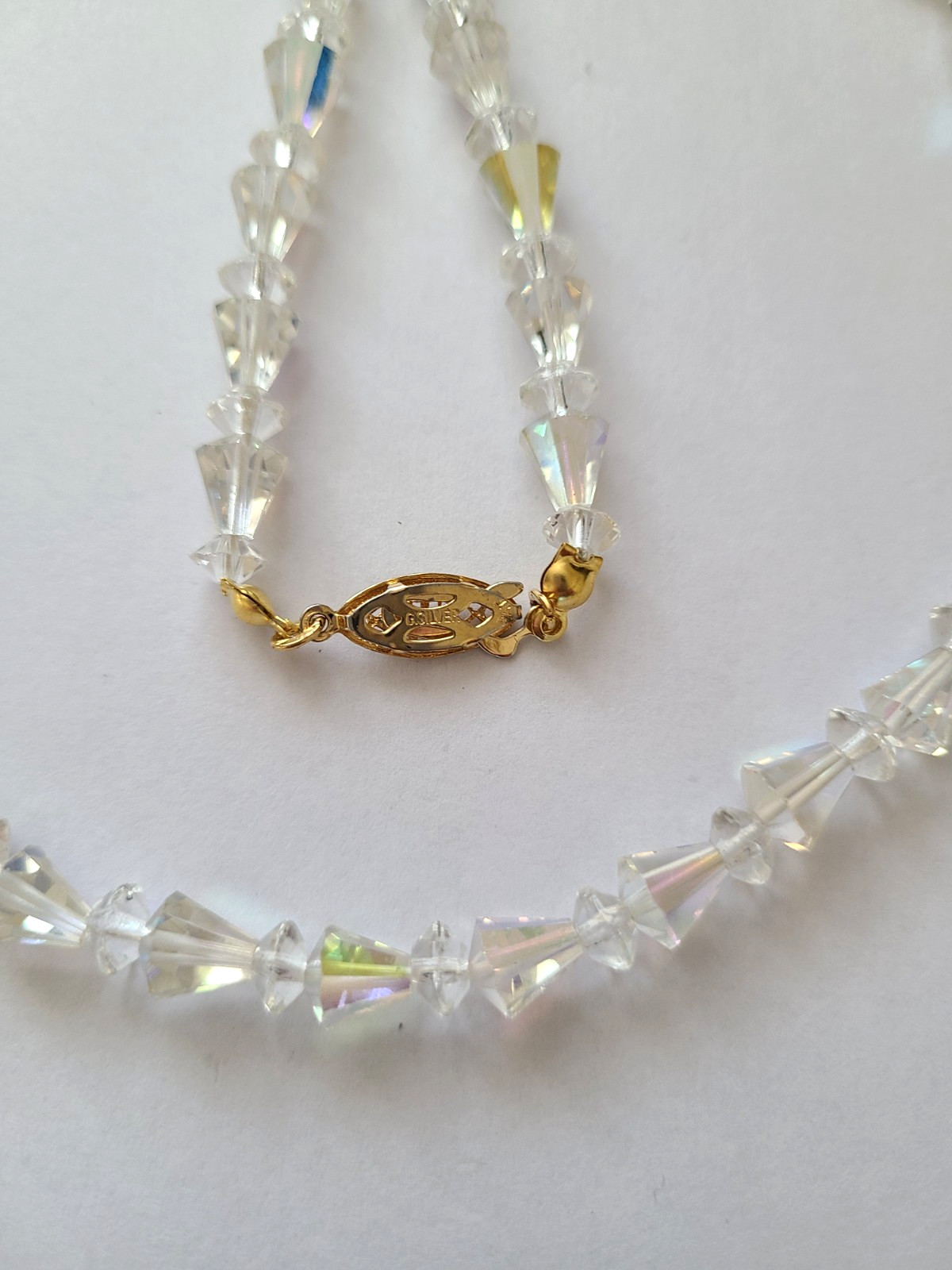 VINTAGE STUNNING AURORA BOREALIS FACETED GLASS NECKLACE CLASP SIGNED: G. SILVER
